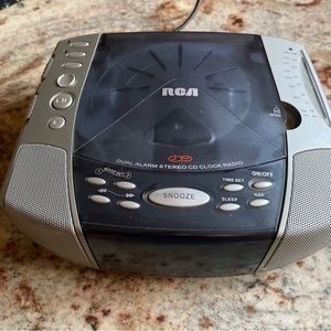 RCA Dual Alarm Stereo CD Clock Radio Model RP4896A